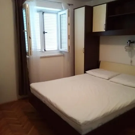 Taradi Apartmán *